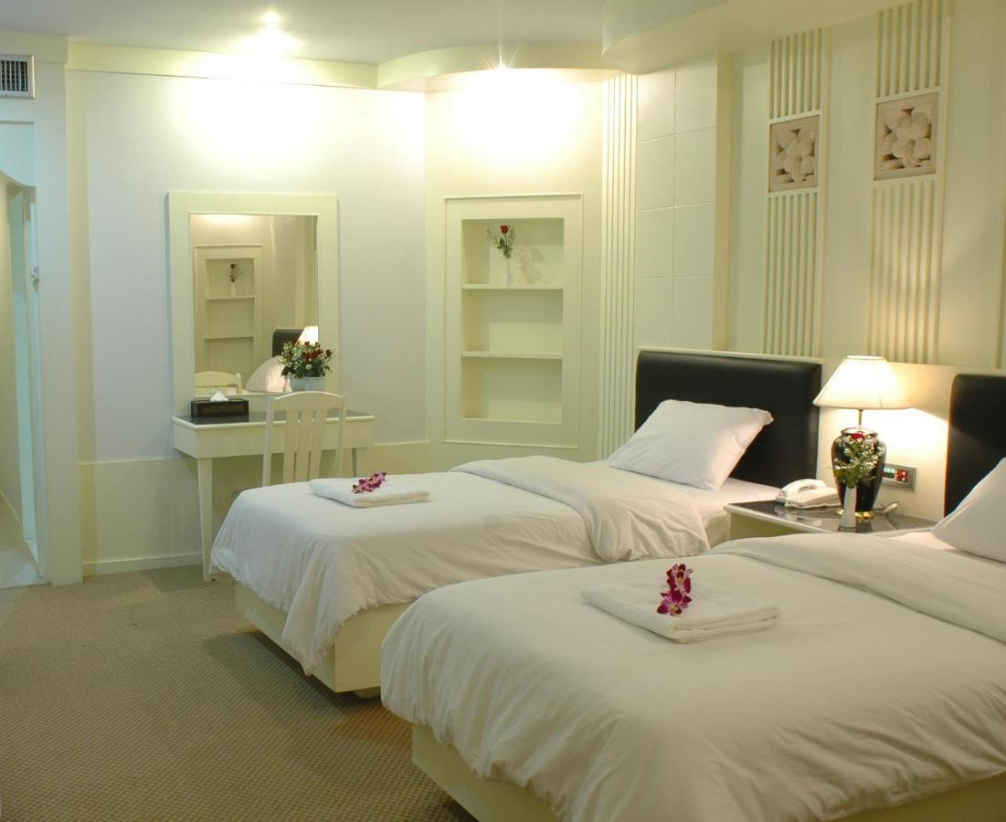 The Rich Hotel Nonthaburi Exterior foto