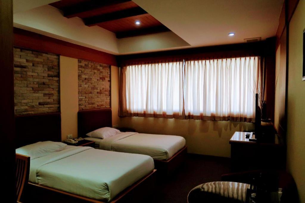 The Rich Hotel Nonthaburi Exterior foto