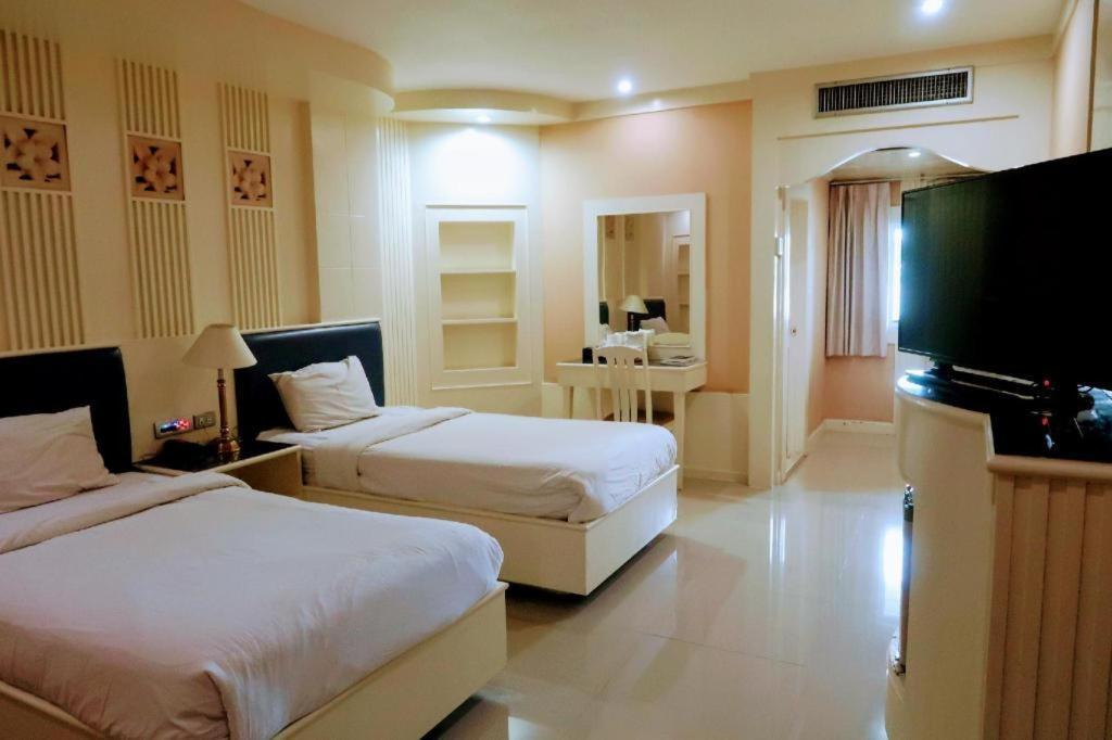 The Rich Hotel Nonthaburi Exterior foto