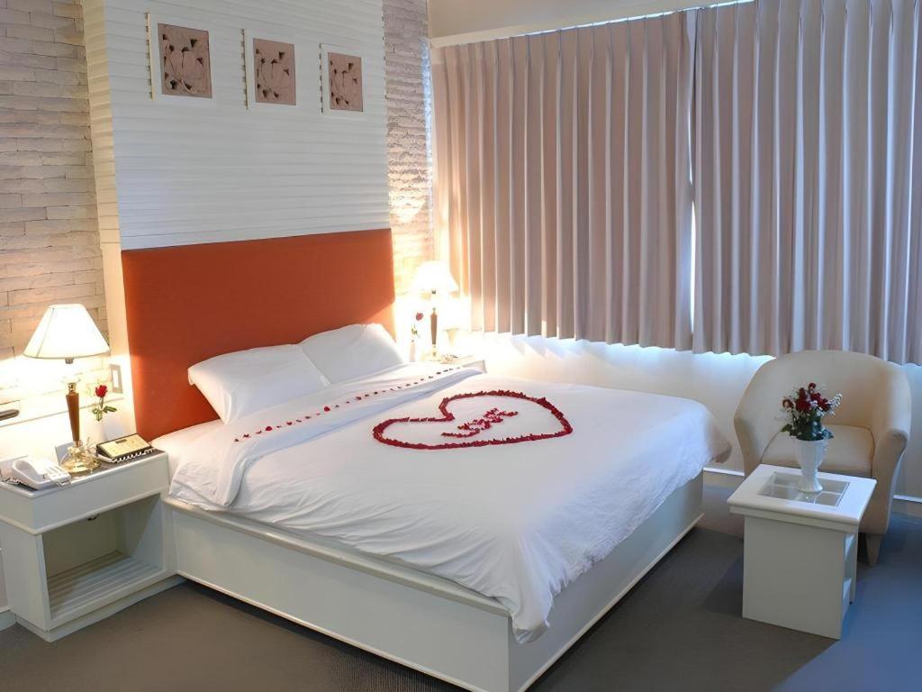 The Rich Hotel Nonthaburi Exterior foto
