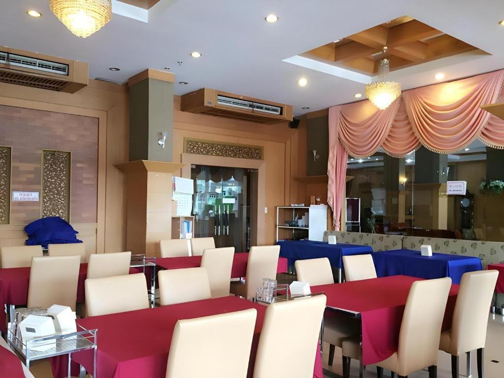 The Rich Hotel Nonthaburi Exterior foto